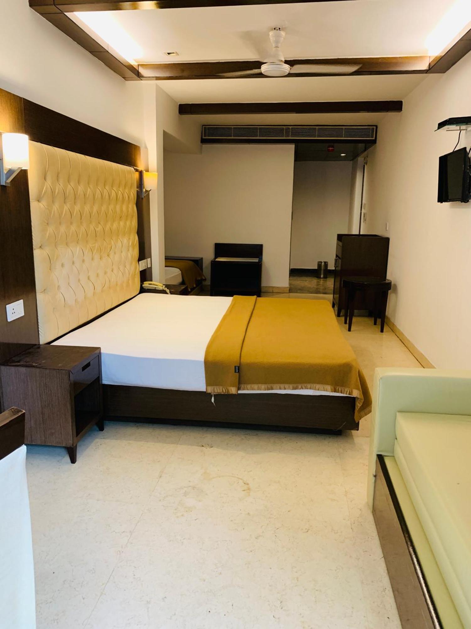 Metropolis Tourist Home Paharganj Нью-Дели Экстерьер фото