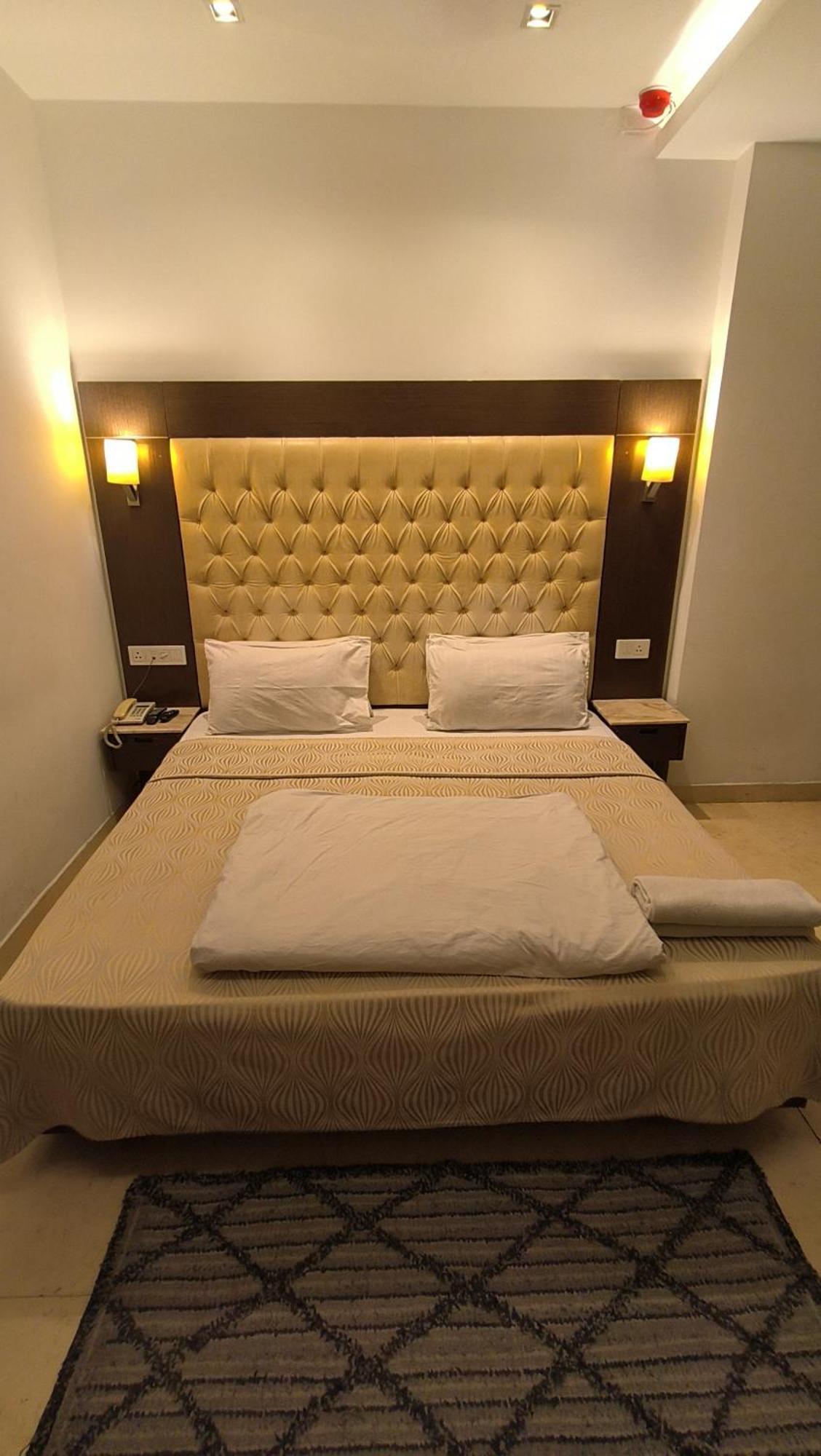Metropolis Tourist Home Paharganj Нью-Дели Экстерьер фото