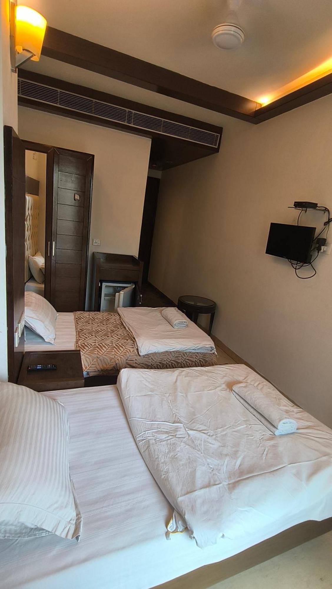 Metropolis Tourist Home Paharganj Нью-Дели Экстерьер фото