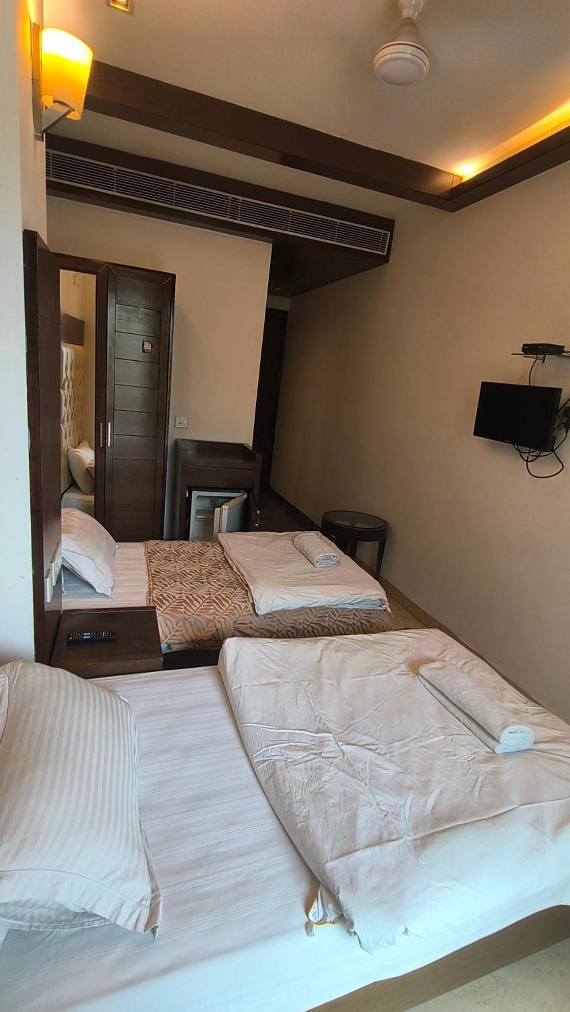 Metropolis Tourist Home Paharganj Нью-Дели Экстерьер фото